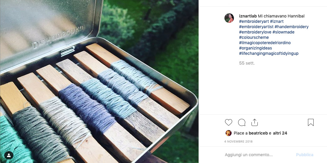 cotone per ricamare avvolto su mollette di legno