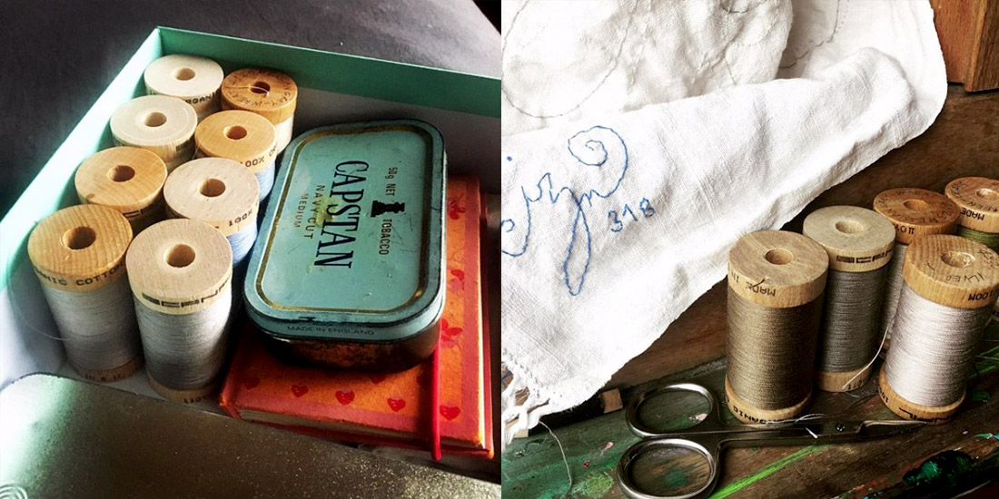 Fili di cotone organico tinti naturalmente, avvolti su rocchetti di legno