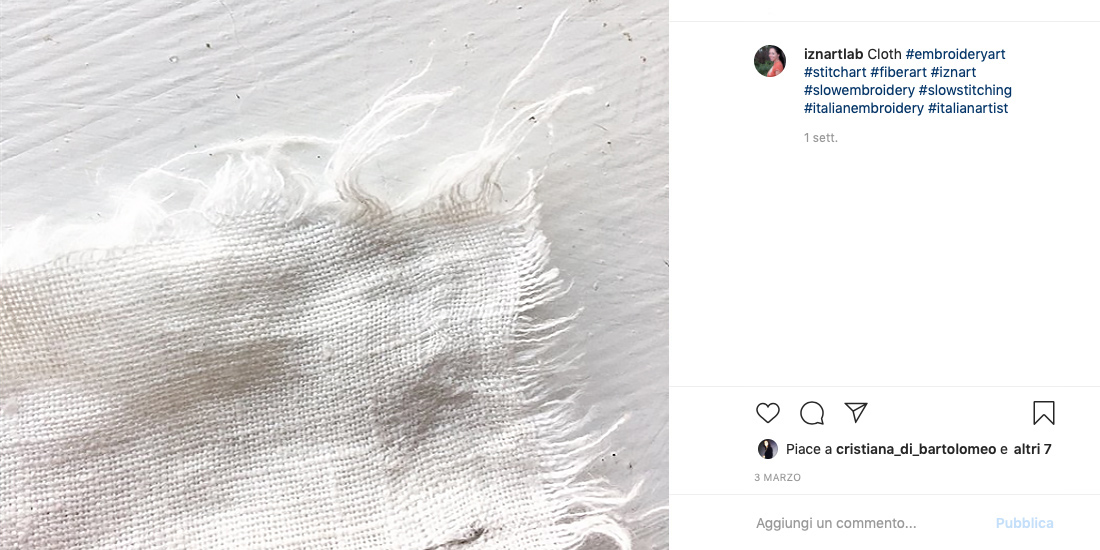 tessuto liso ritagliato da un corredo familiare