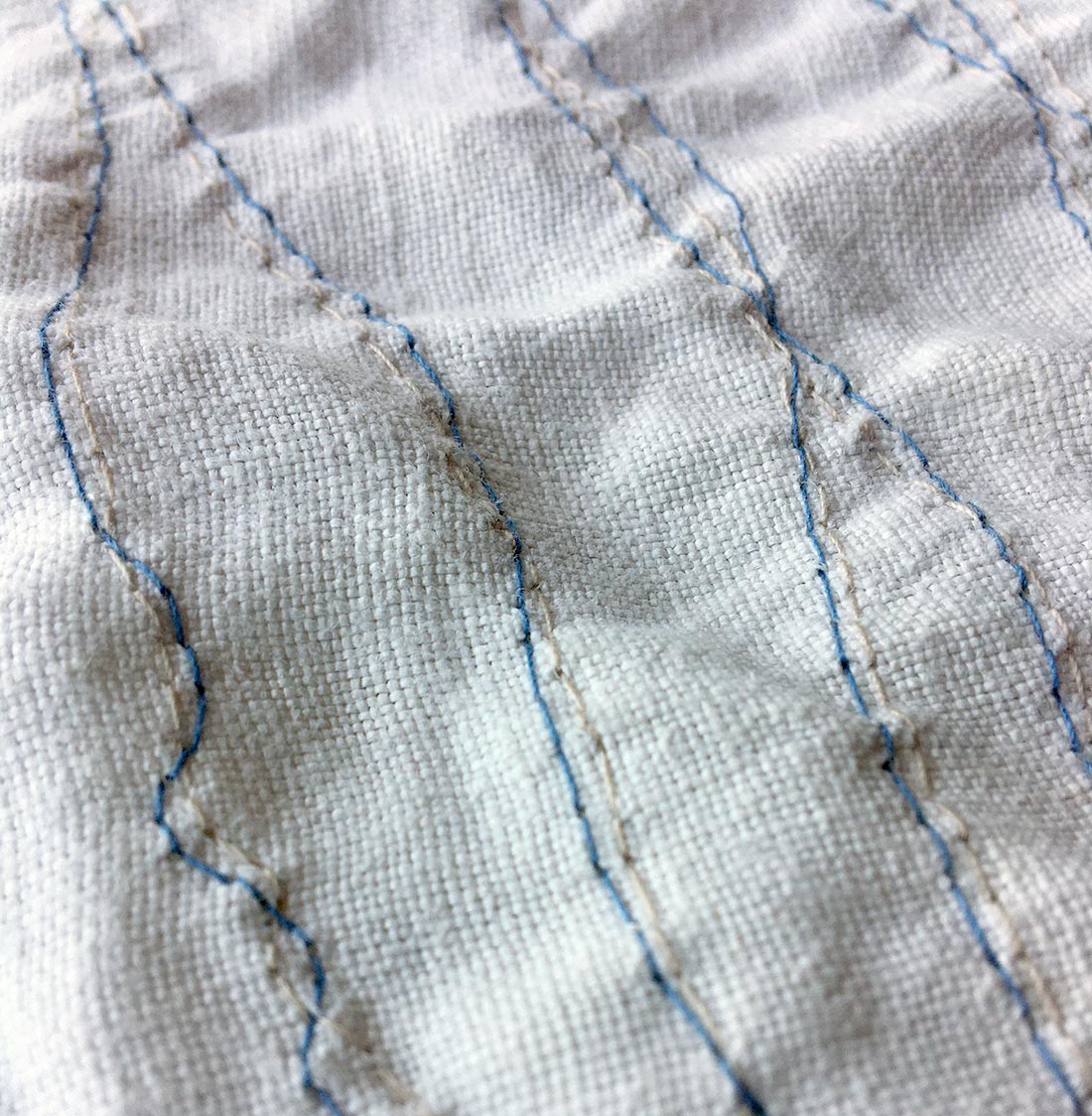 Ricamo su canovaccio ispirato a un’alga, dettaglio