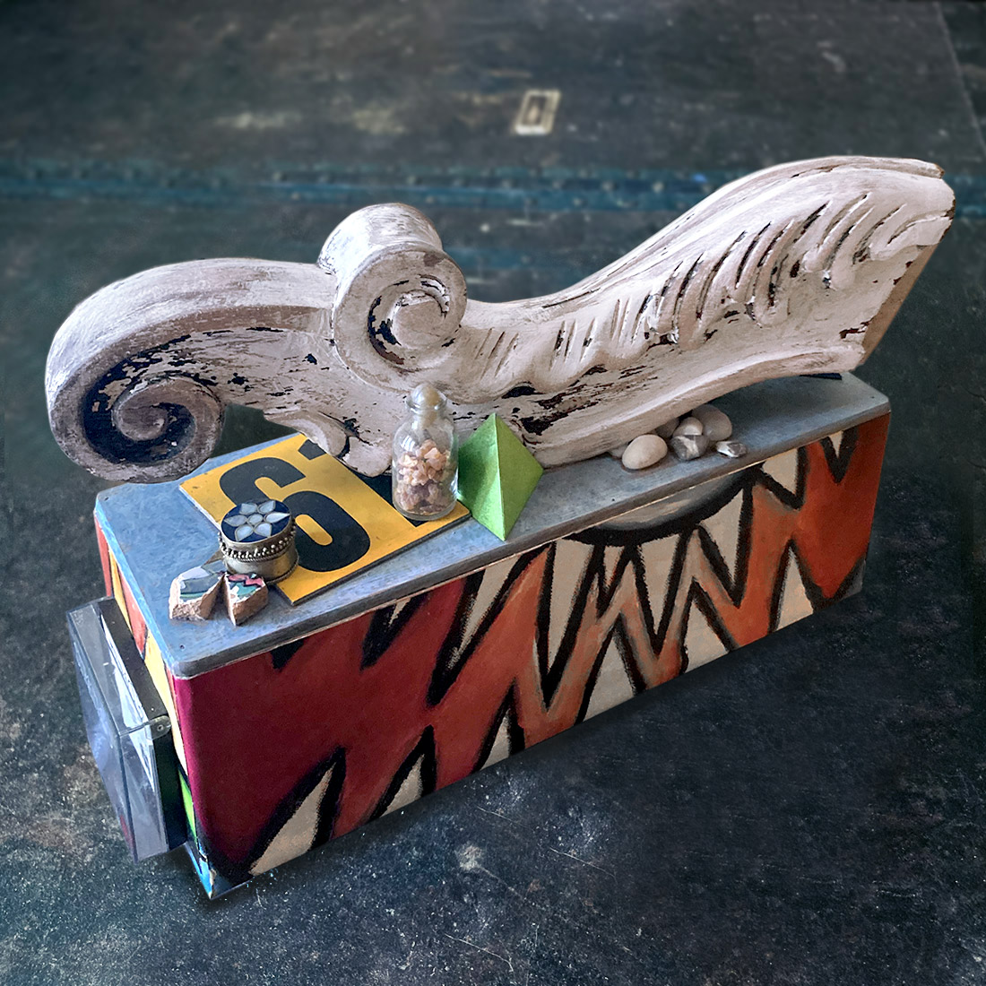 Ricamo contemporaneo ✦ Il Re del Mondo, custodito in una scatola unica